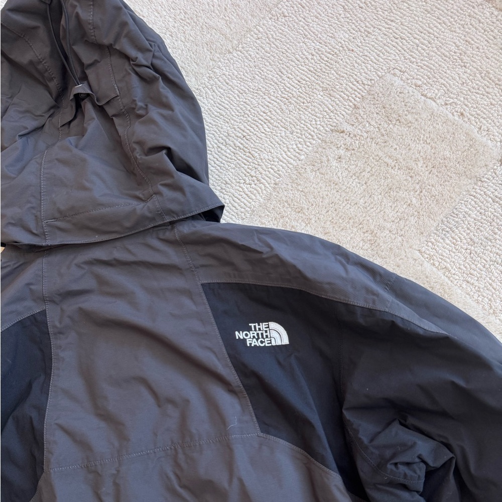 The North Face Men's Gray and Black Hooded Hyvent Jacket size large - Picture 7 of 10